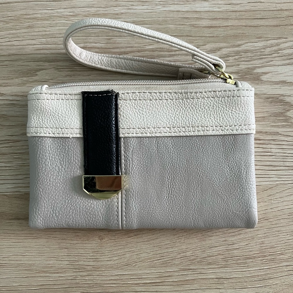 Steve Madden zip wallet/wristlet